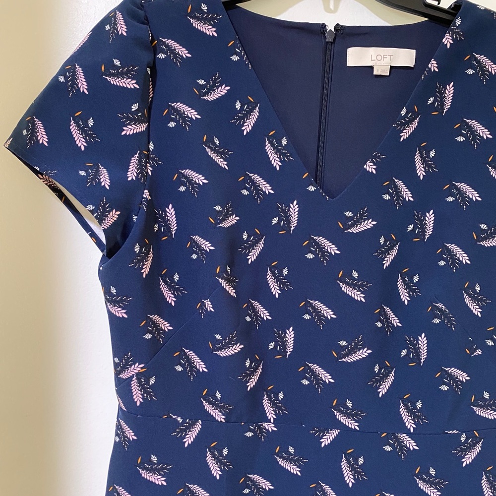 Loft navy blue feather patterned dress size 8